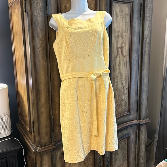 Sheri Martin Dresses & Skirts - Classy pale yellow summer dress
